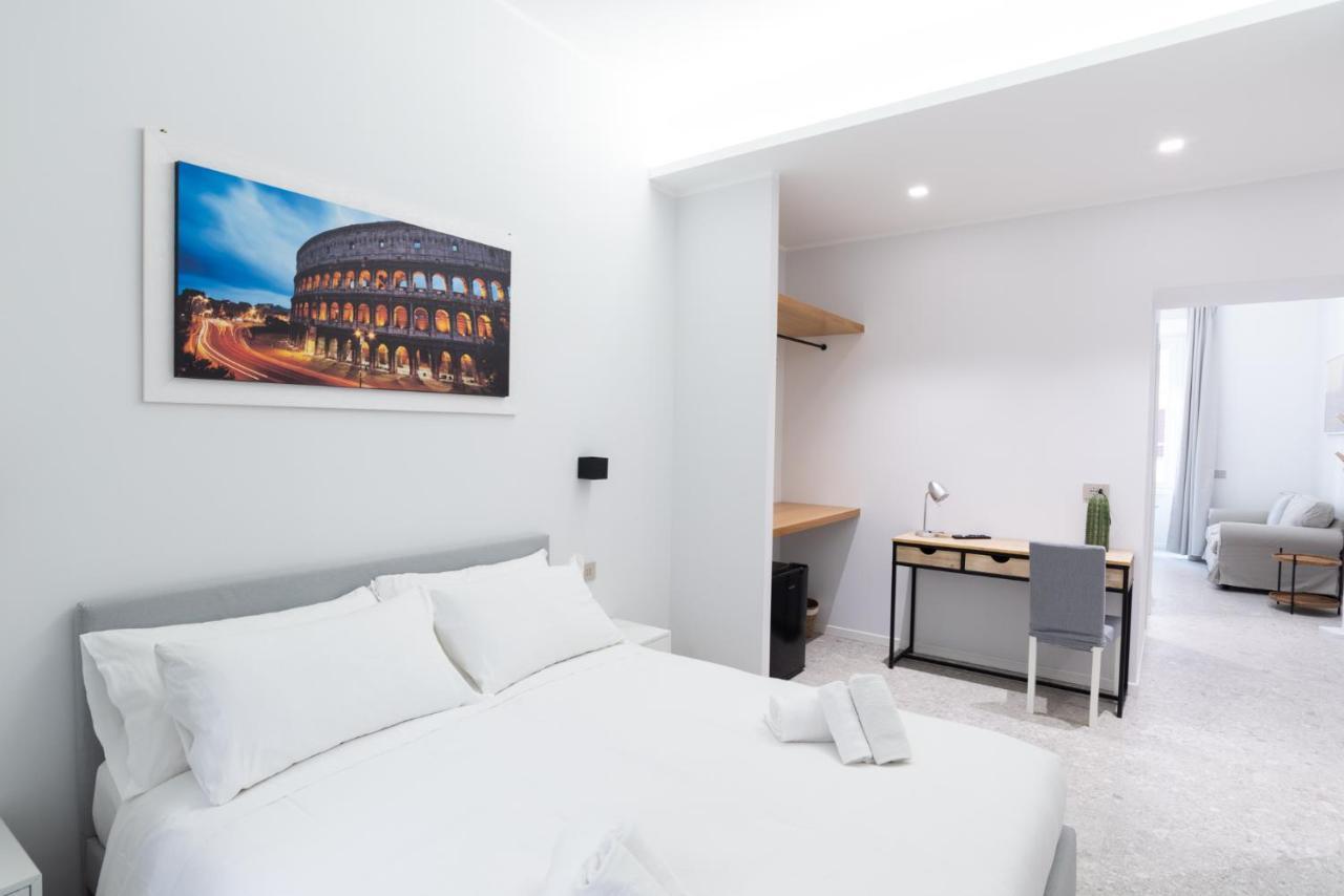 White Home Suite And Rooms Roma Esterno foto