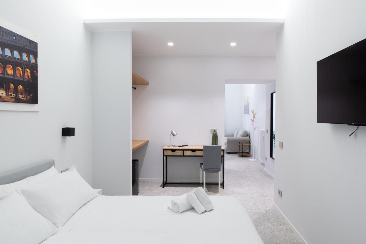 White Home Suite And Rooms Roma Esterno foto