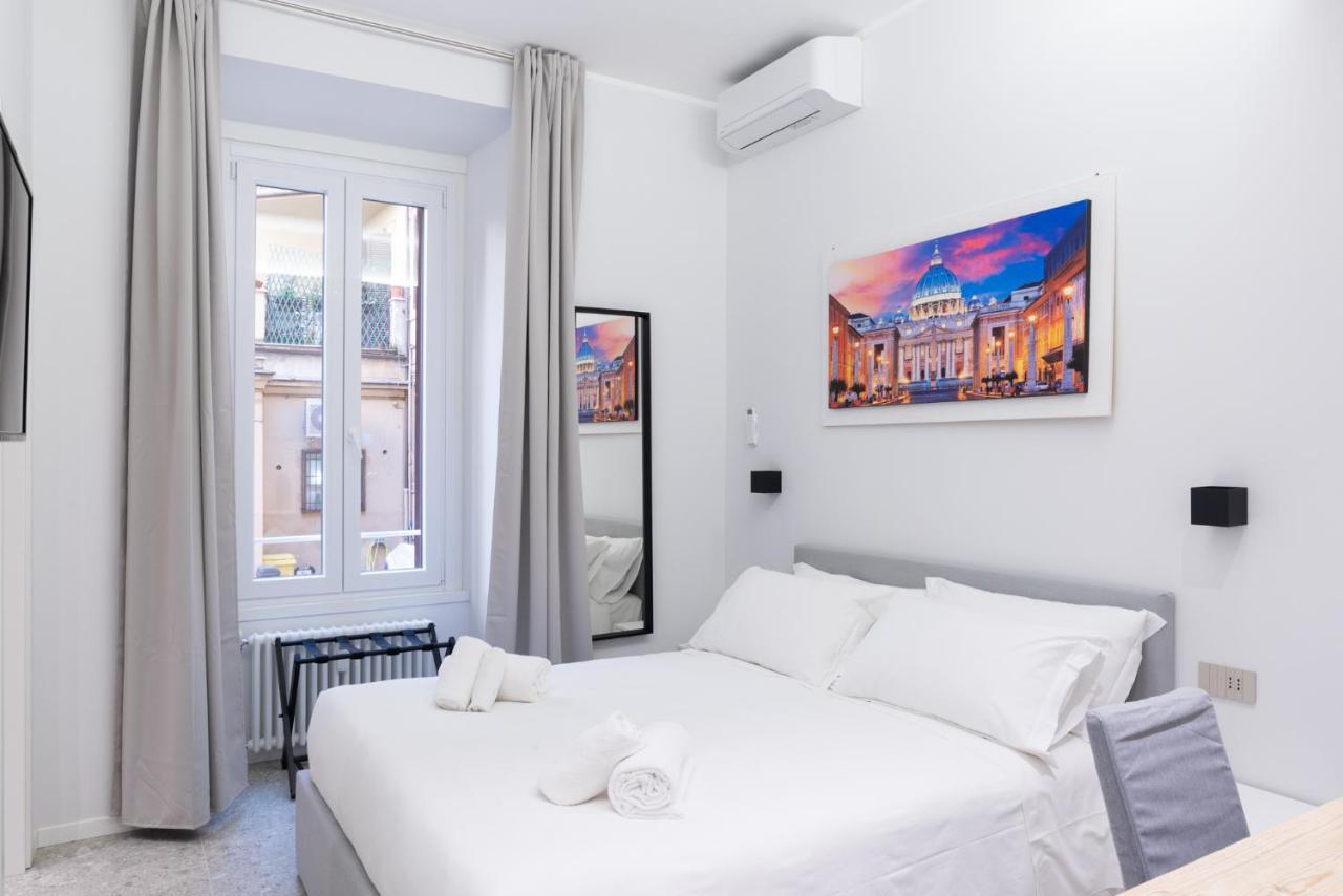 White Home Suite And Rooms Roma Esterno foto