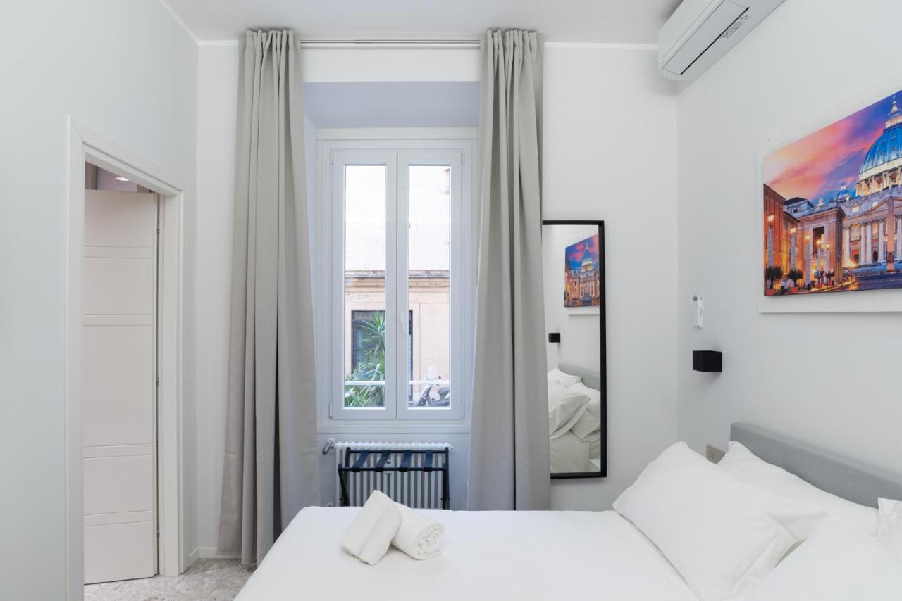 White Home Suite And Rooms Roma Esterno foto