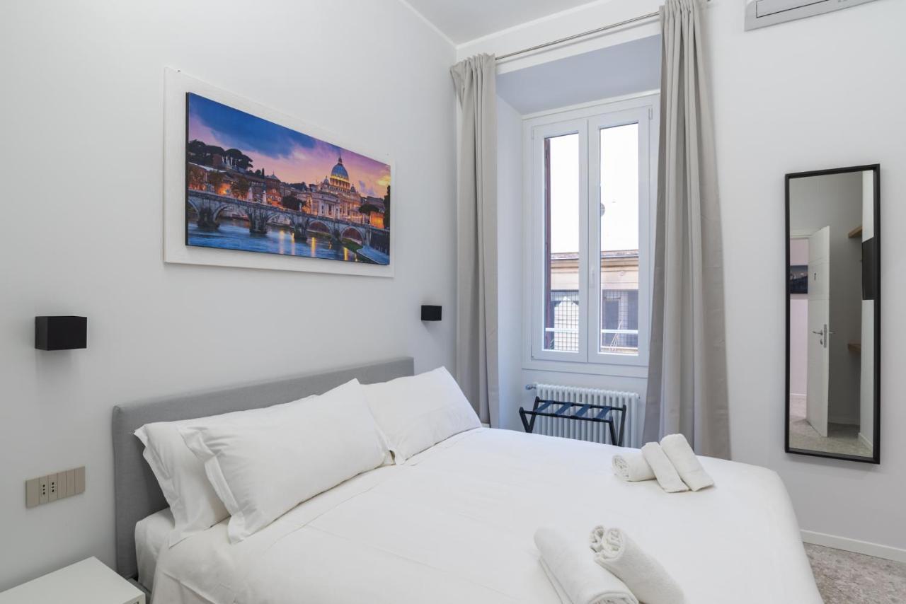 White Home Suite And Rooms Roma Esterno foto