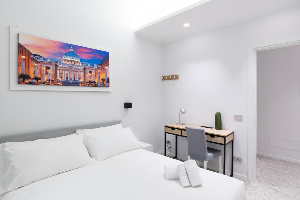 White Home Suite And Rooms Roma Esterno foto